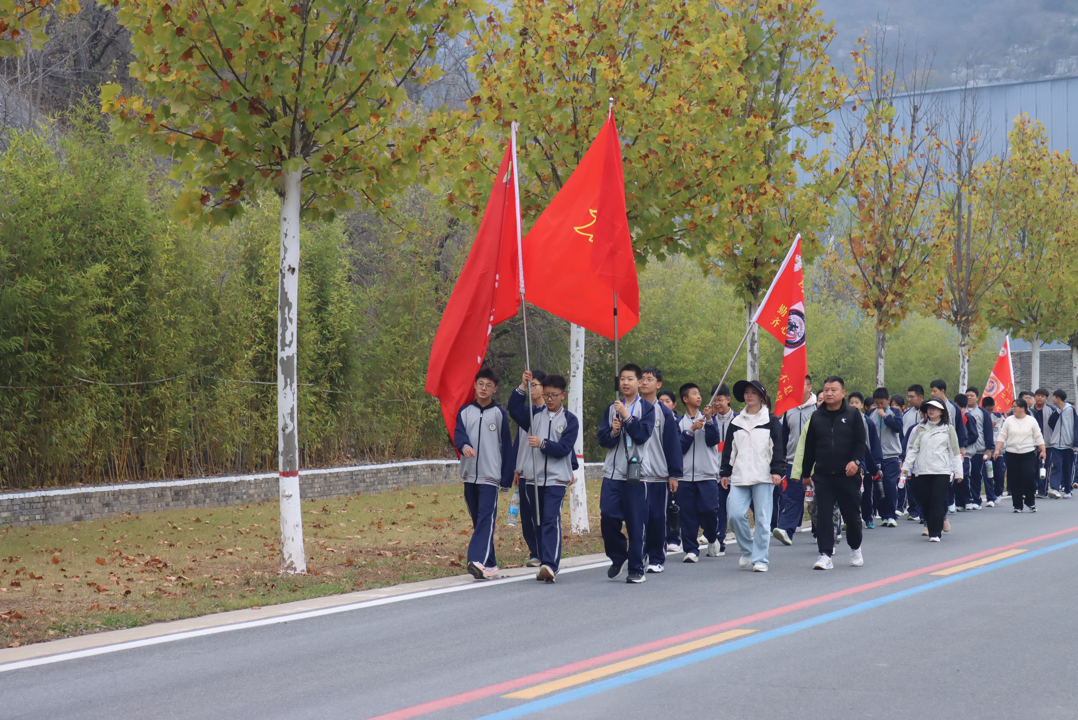 步履砺心志 笃行致青春 | 晋城凤华学校初一年级15公里徒步活动