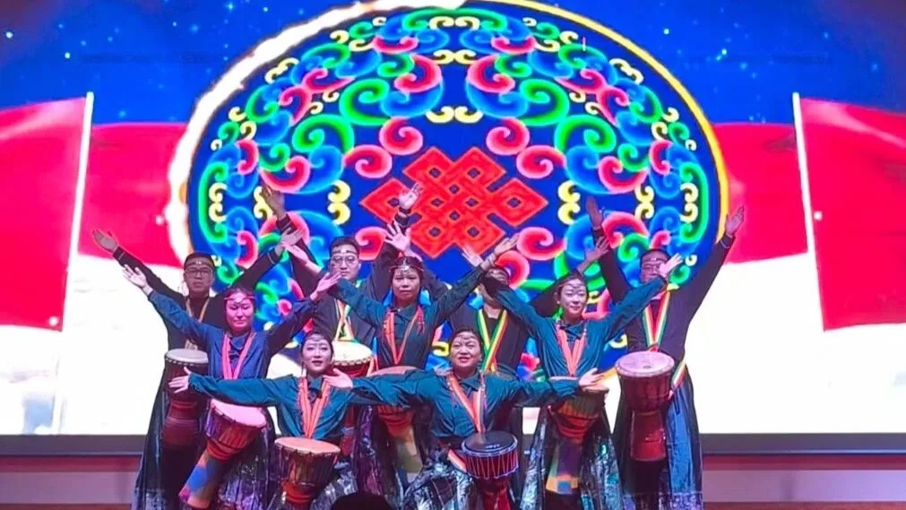 同心同行 共创未来 | 2026年元旦联欢会暨2025年“最美凤华人”表彰盛宴